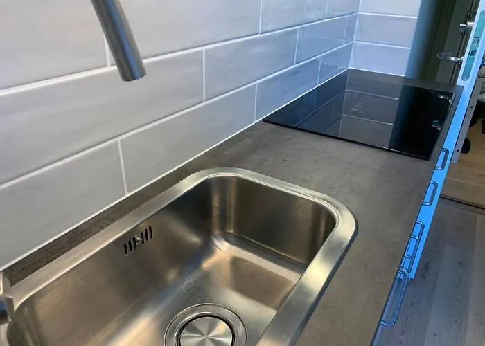 1 Bedroom Nb!! Small *